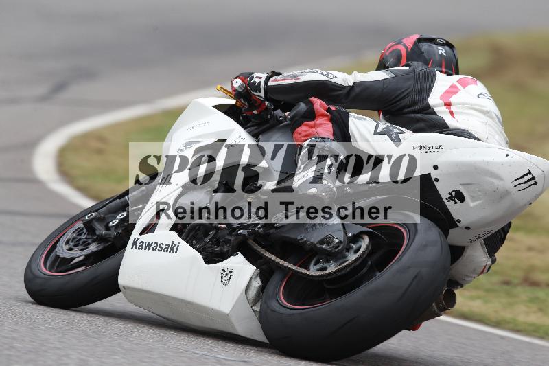 Archiv-2022/13 25.04.2022 Plüss Moto Sport ADR/Freies Fahren/backside